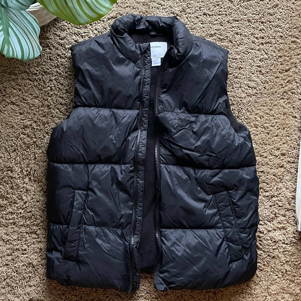 Kids Black Old Navy Puffer Vest - Size 10-12